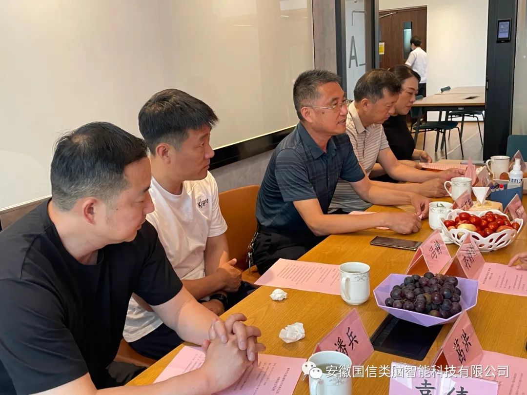 滁州市交通运输综合行政执法支队谢有东副支队长一行人莅临尊龙时凯考察(图3)